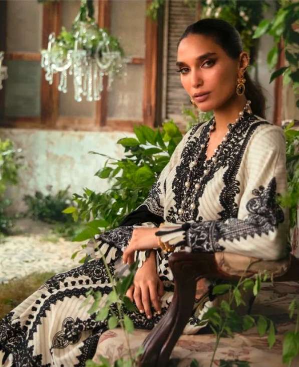 Sana safinaz muzlin 23 by Taj Creations